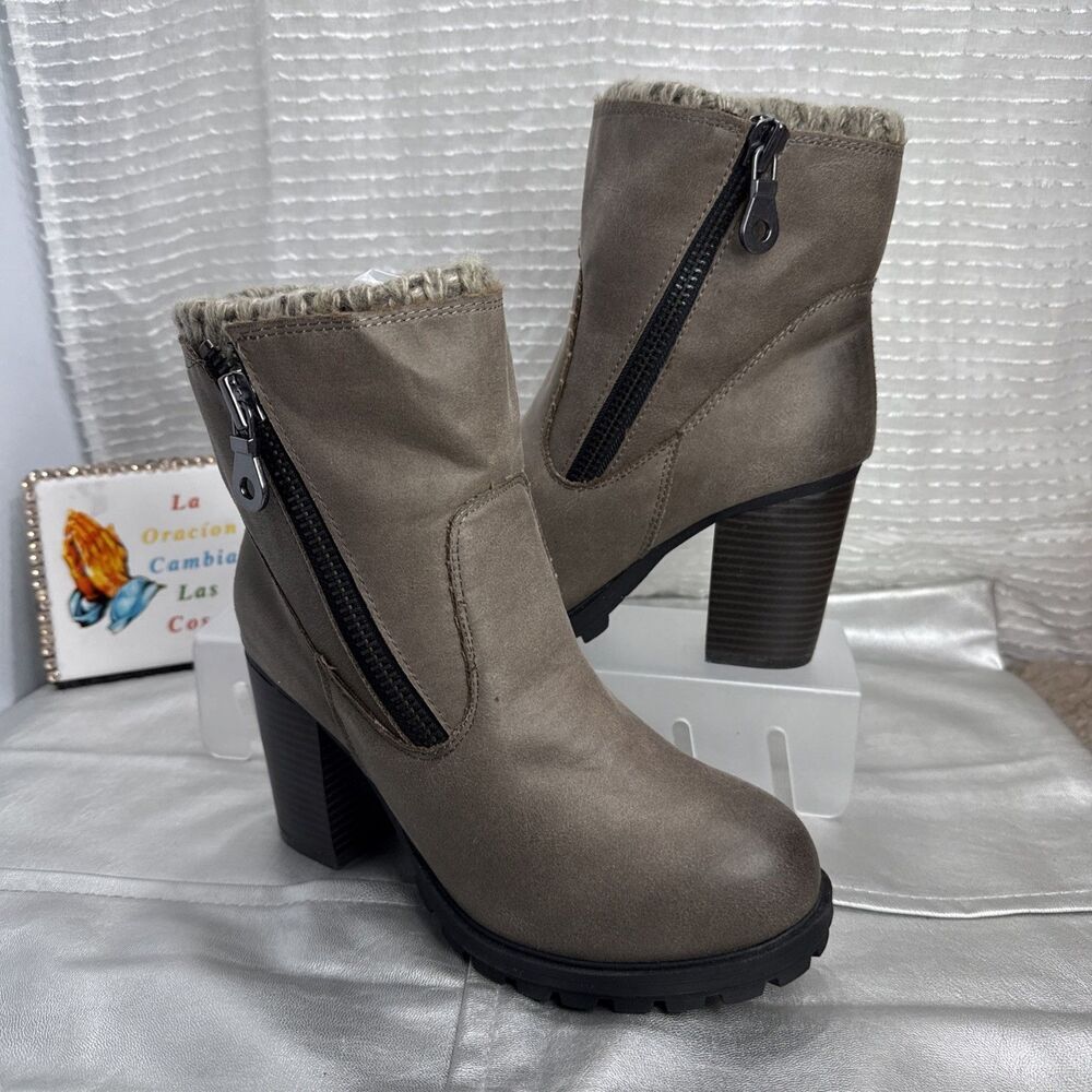 (Q6) Mossimo Supply Co.Boots 8 Target Ankle Booties Heels Zip Browm Sued Women